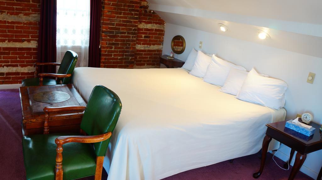 Harbor Haus Inn & Suites เฮอร์มานน์ ภายนอก รูปภาพ