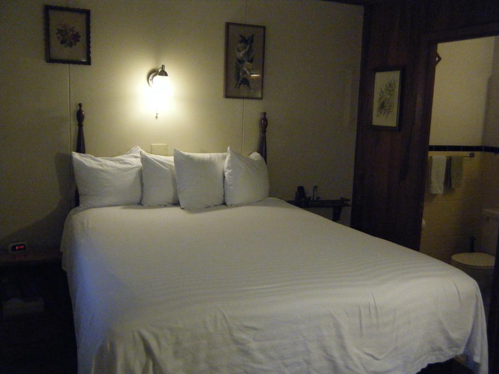 Harbor Haus Inn & Suites เฮอร์มานน์ ภายนอก รูปภาพ