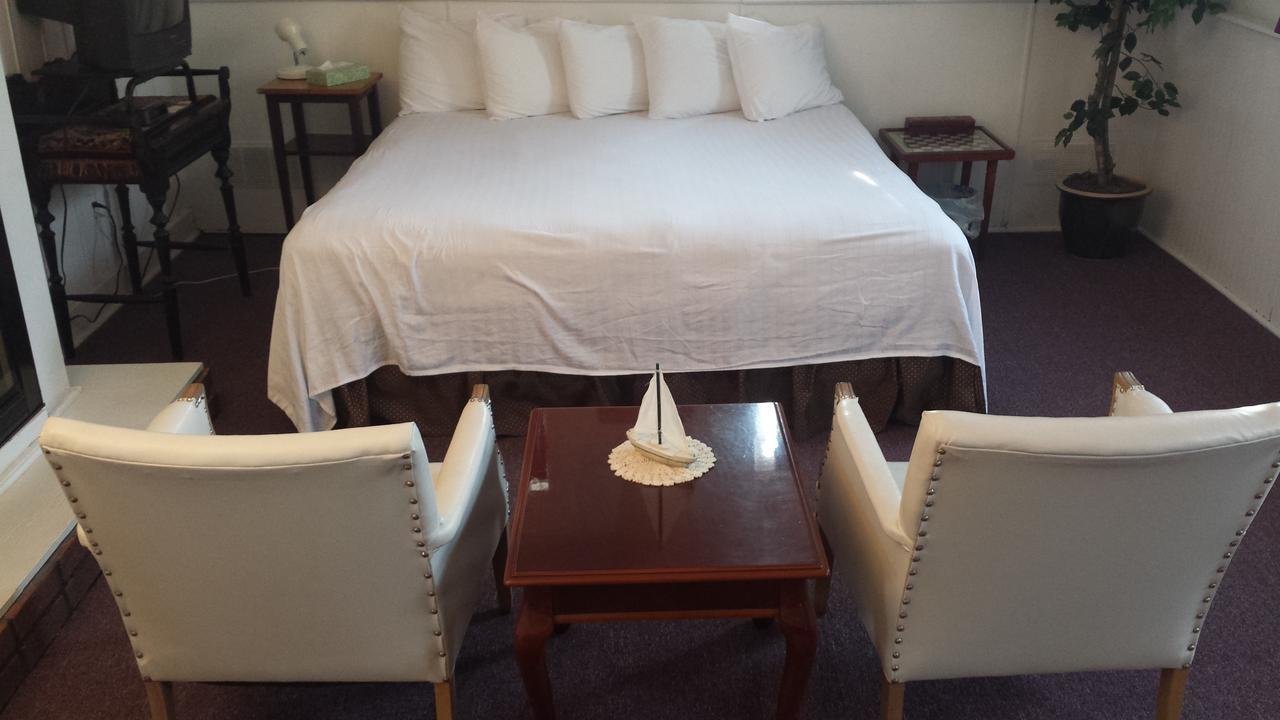 Harbor Haus Inn & Suites เฮอร์มานน์ ภายนอก รูปภาพ